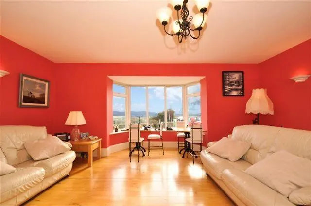 Bed & Breakfast Claremount House 4*