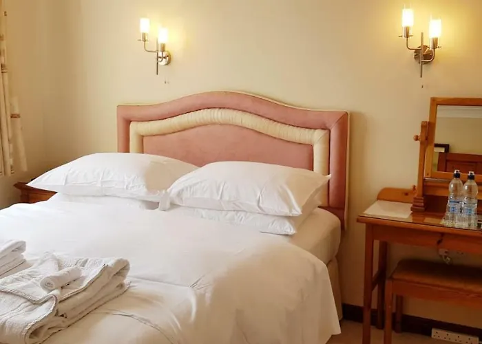 Claremount House Bed & Breakfast 4*